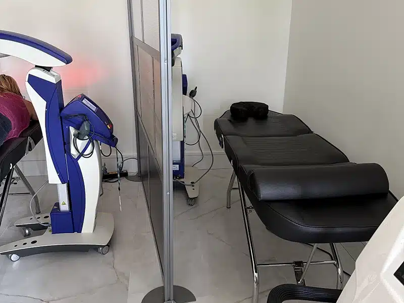 bergtold chiropractic patient treatment bed Patient treatment bed at Bergtold Chiropractic Naples Florida