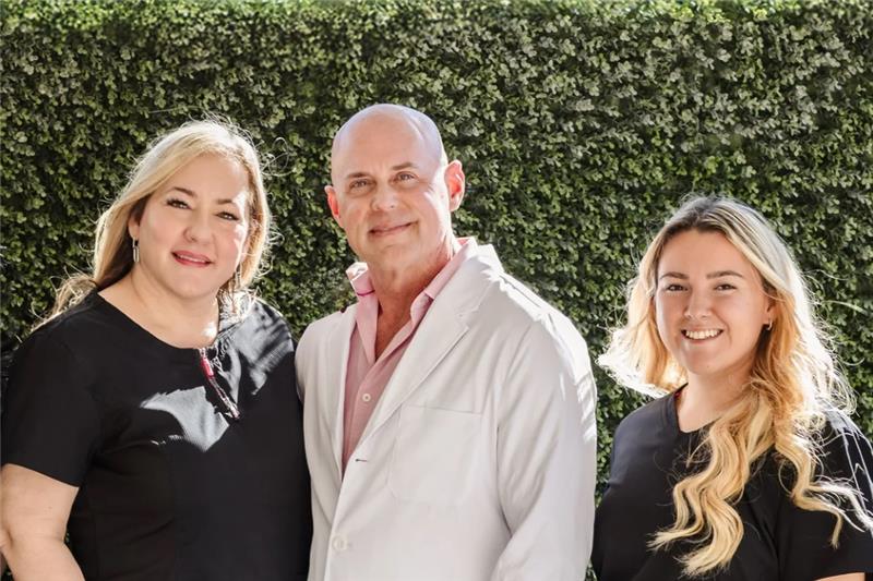 Doctor's photo with the other team members